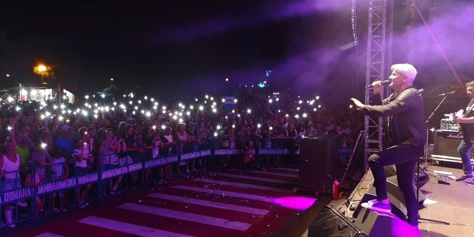 Hunedorenii sărbătoresc „Zilele orașului”. După The Motans și Holograf, urmează concertul Deliei