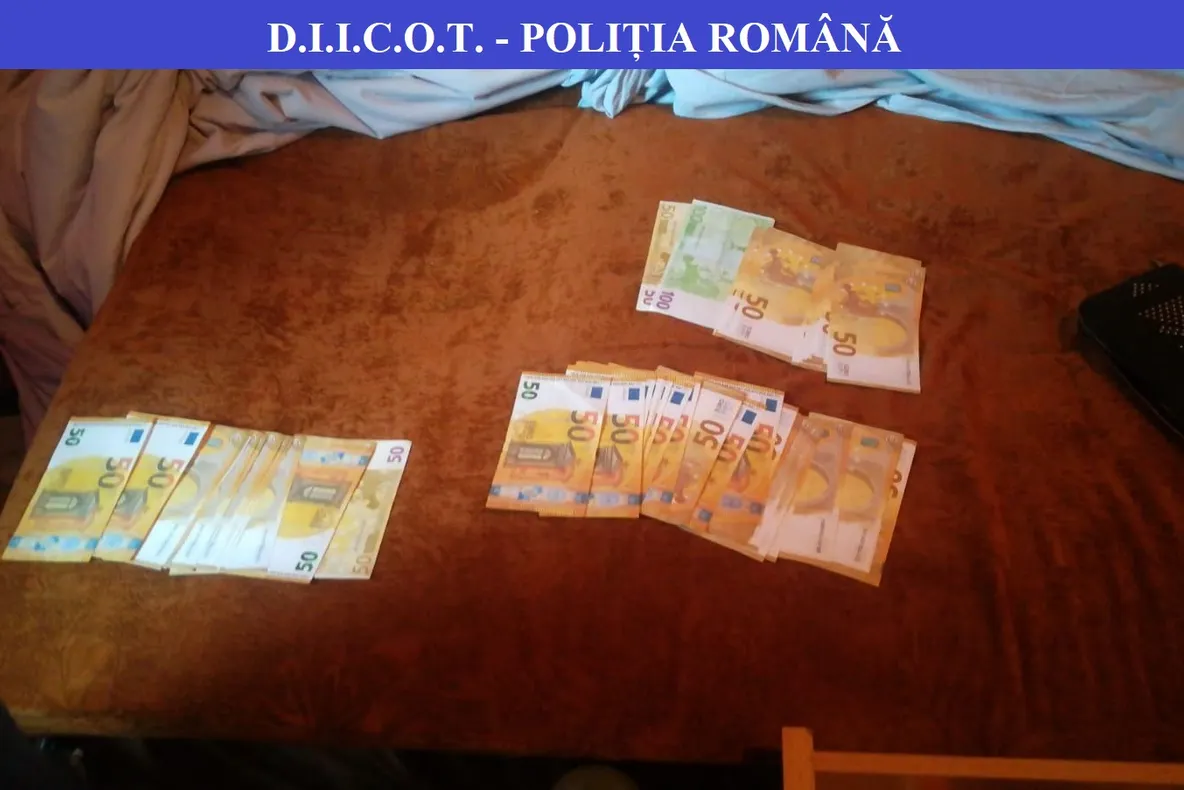 VIDEO| Percheziții în județul Hunedoara. Polițiștii au descins în casele unor falsificatori de valută