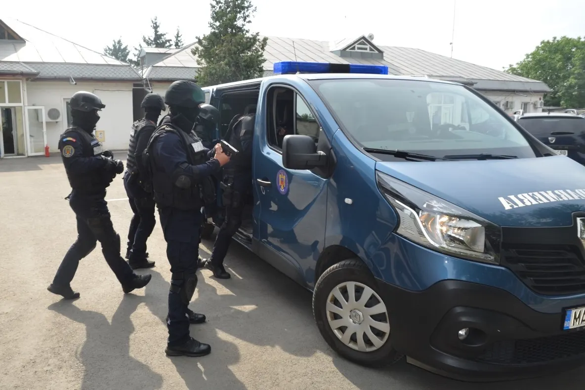 Jandarm hunedorean, campion la înot