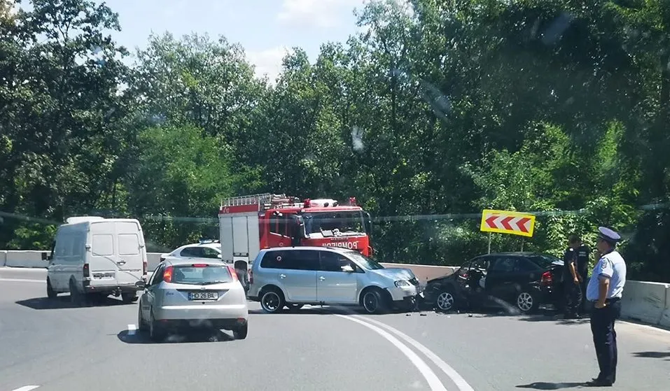 Coliziune între două mașini pe Dealul Hațegului
