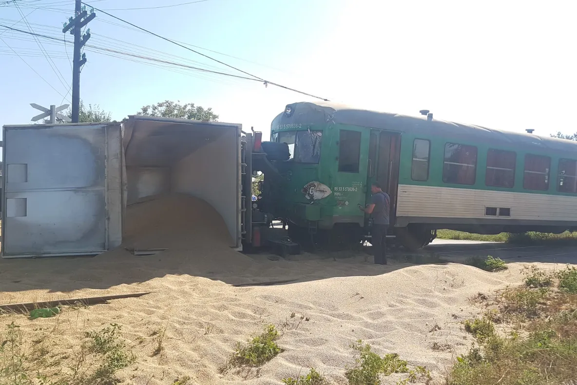 FOTO| Accident grav, azi noapte, pe DN 7. Un bărbat a murit, iar alți trei au fost răniți