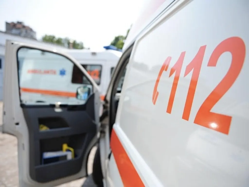 Tânăr din Deva rănit grav, după ce a căzut de la aproximativ 12 metri înălțime. Incidentul s-a produs în Zăvoi