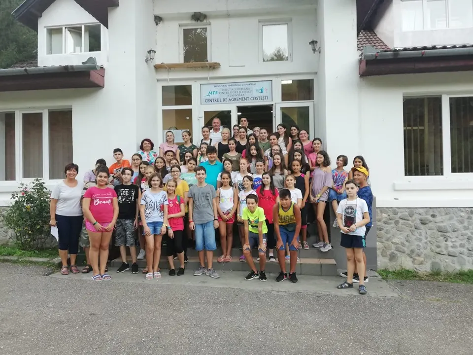 Zeci de elevi descoperă istoria județului