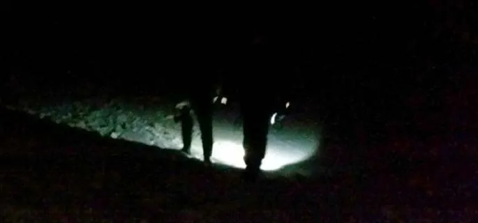 Tânără dată dispărută, a fost găsită, în toiul nopții, într-o pădure