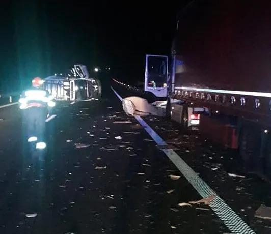FOTO| Accident cumplit, cu doi morţi, pe A1, între Ilia şi Deva. Traficul pe autostradă, blocat