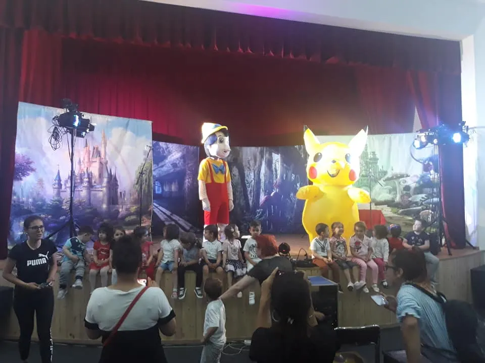 Pinocchio, păpușa din lemn, cu nas năzdrăvan, vine la Centrul Cultural din Deva