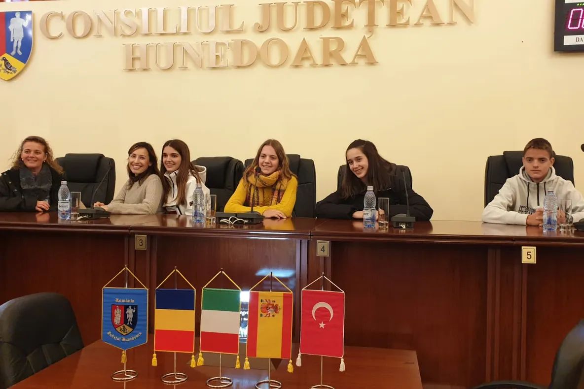 Elevi din trei țări, în vizită în județul Hunedoara