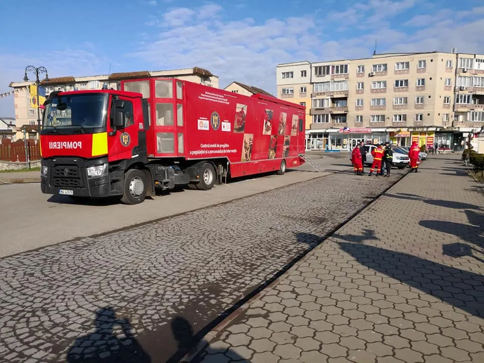 Caravana SMURD „Fii pregătit!” ajunge la Orăștie și Petroșani. Cetățenii pot participa la cursuri gratuite de prim-ajutor