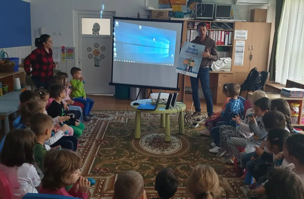 Campania Ecotic „Oraşe Curate”, la Haţeg. Locuitorii pot scăpa de aparatele electrice și electronice uzate