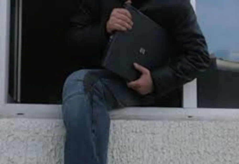 A furat un laptop dintr-un restaurant