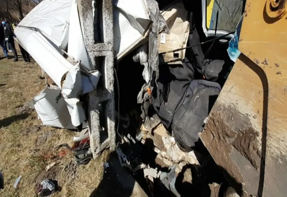 Tragedie în județul Hunedoara: un tânăr și-a pierdut viața într-un accident, altul este grav rănit 