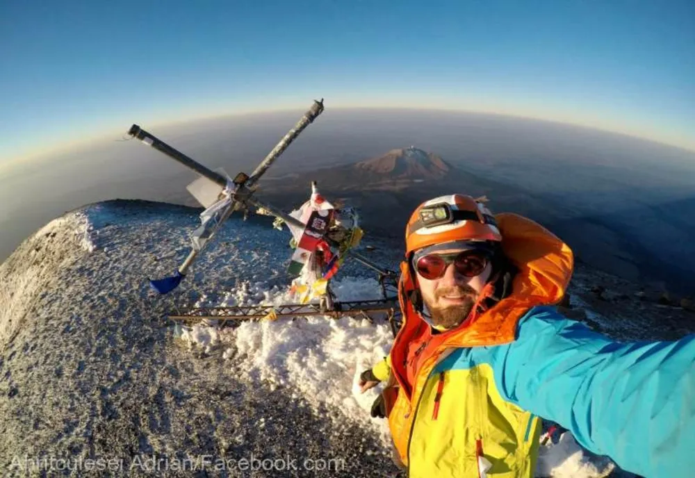 Hunedoara: Adrian Ahriţculesei a cucerit vulcanul Pico de Orizaba, cel mai înalt din America de Nord