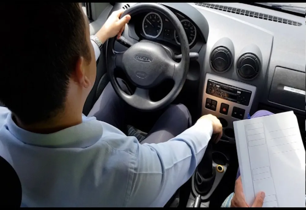 Se suplimentează numărul de locuri alocat la proba de traseu pentru permisul auto