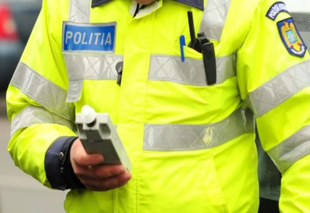 O șoferiță care s-a urcat băută la volan a provocat un accident în Petroșani