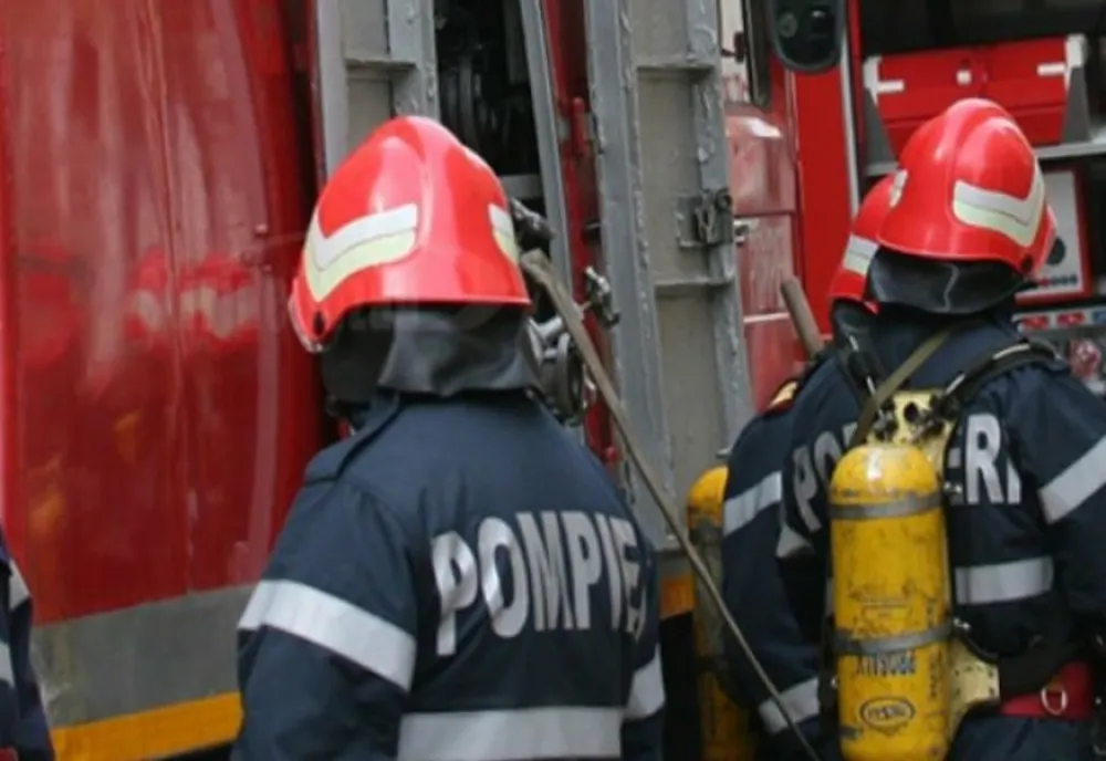 Explozie într-un bloc de locuinţe din Deva, după o acumulare de gaze