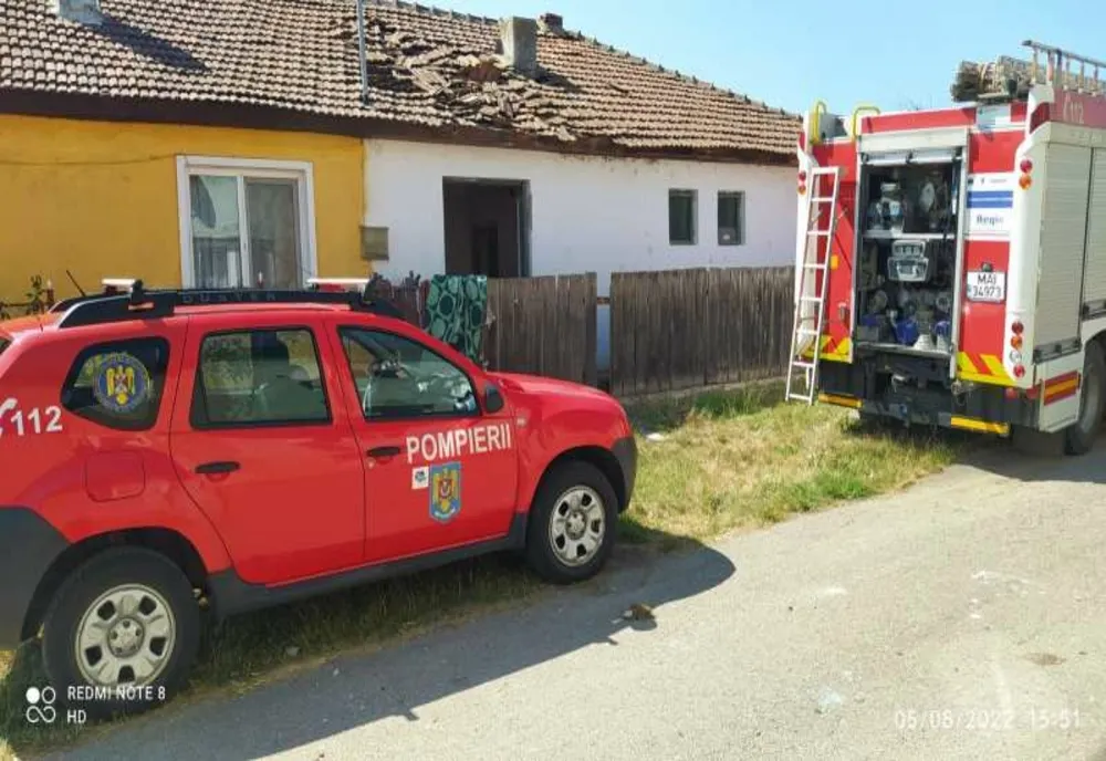  Explozie puternică la o casă din oraşul Călan; o persoană a fost adusă la UPU