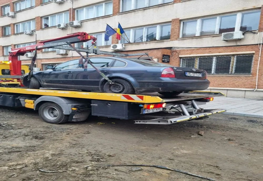 A parcat mașina-n șantierul de pe Centrul Istoric al Devei