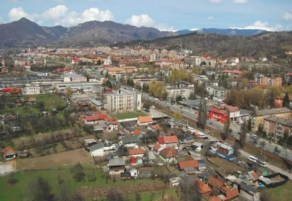 Impozite mai mari cu 500 la sută pentru clădirile neîngrijite, la Petroșani