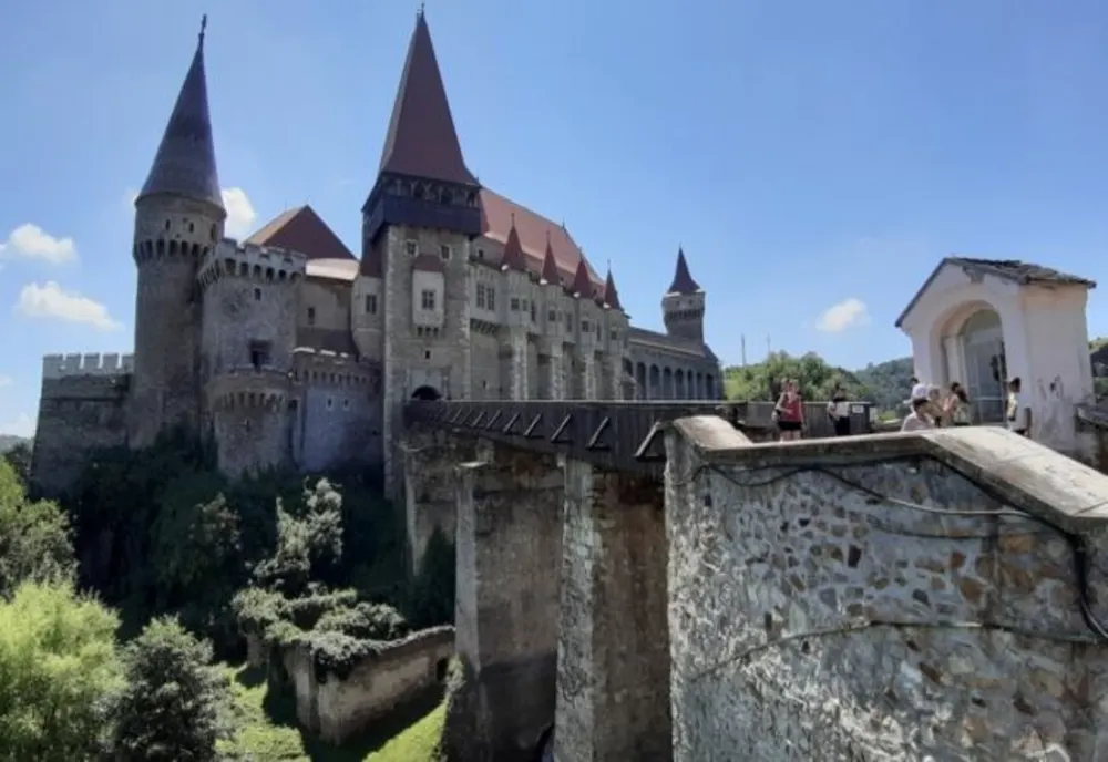 Căsătorii ”de probă” în capela de la Castelul Corvinilor