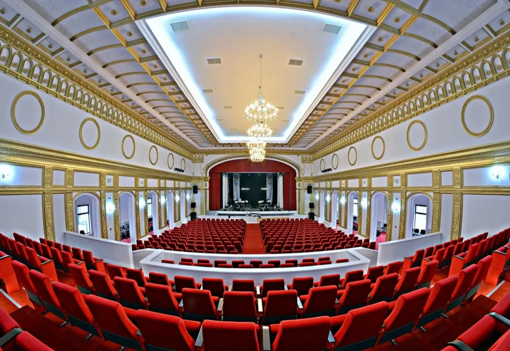 Interes crescut pentru primul spectacol de teatru, la Hunedoara