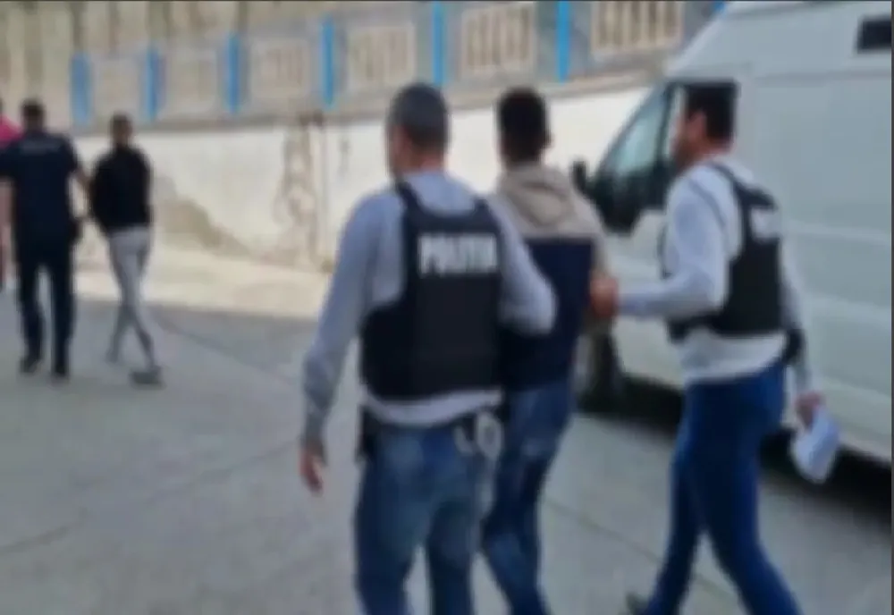 Anchetă pentru infracţiuni de incendiere, violenţe şi ameninţări; 11 persoane se află sub control judiciar