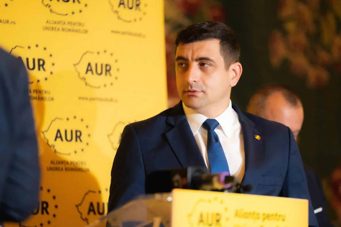 GEORGE SIMION, LIDER AL PREFERINȚELOR ALEGĂTORILOR ÎN CURSA PENTRU PREZIDENȚIALE