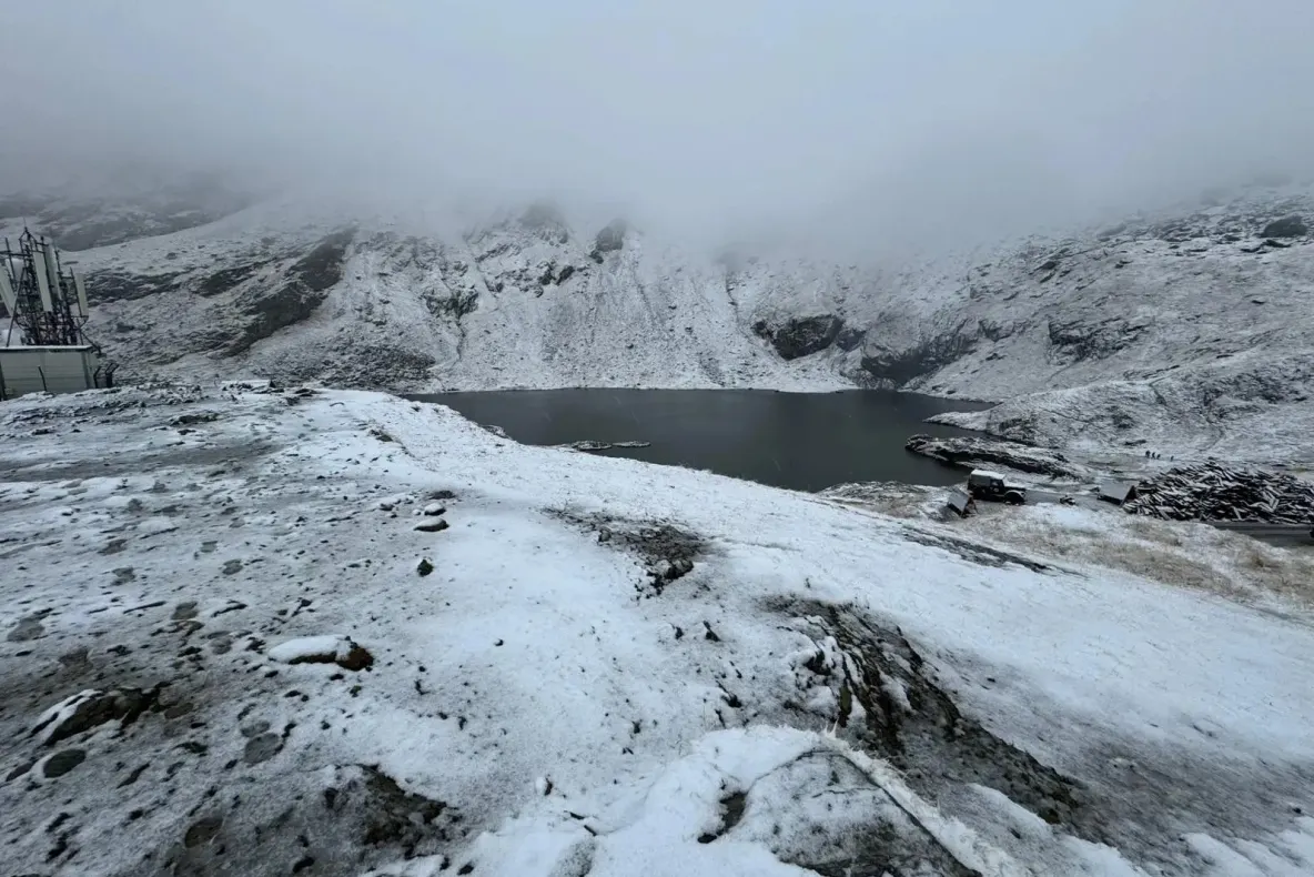 Prima ninsoare din această toamnă a ajuns în Munții Făgăraș. La Bâlea Lac au fost -2 grade