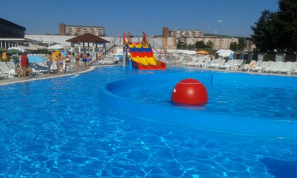 Nu numai ștrandul din Deva, ci și cel din Hunedoara se închide de mâine