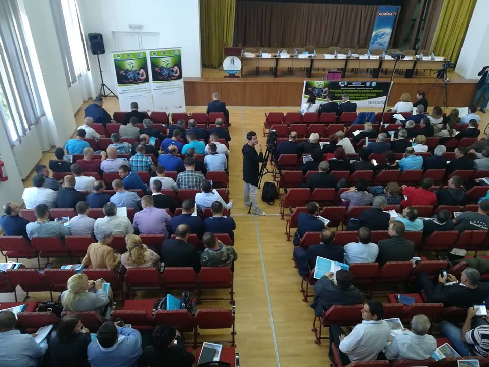 Petroșani: Dezbateri fără miniștri