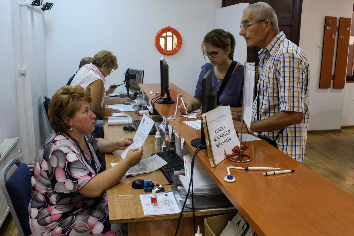 Program prelungit la „Evidența Persoanelor” din Deva, în zilele Referendumului