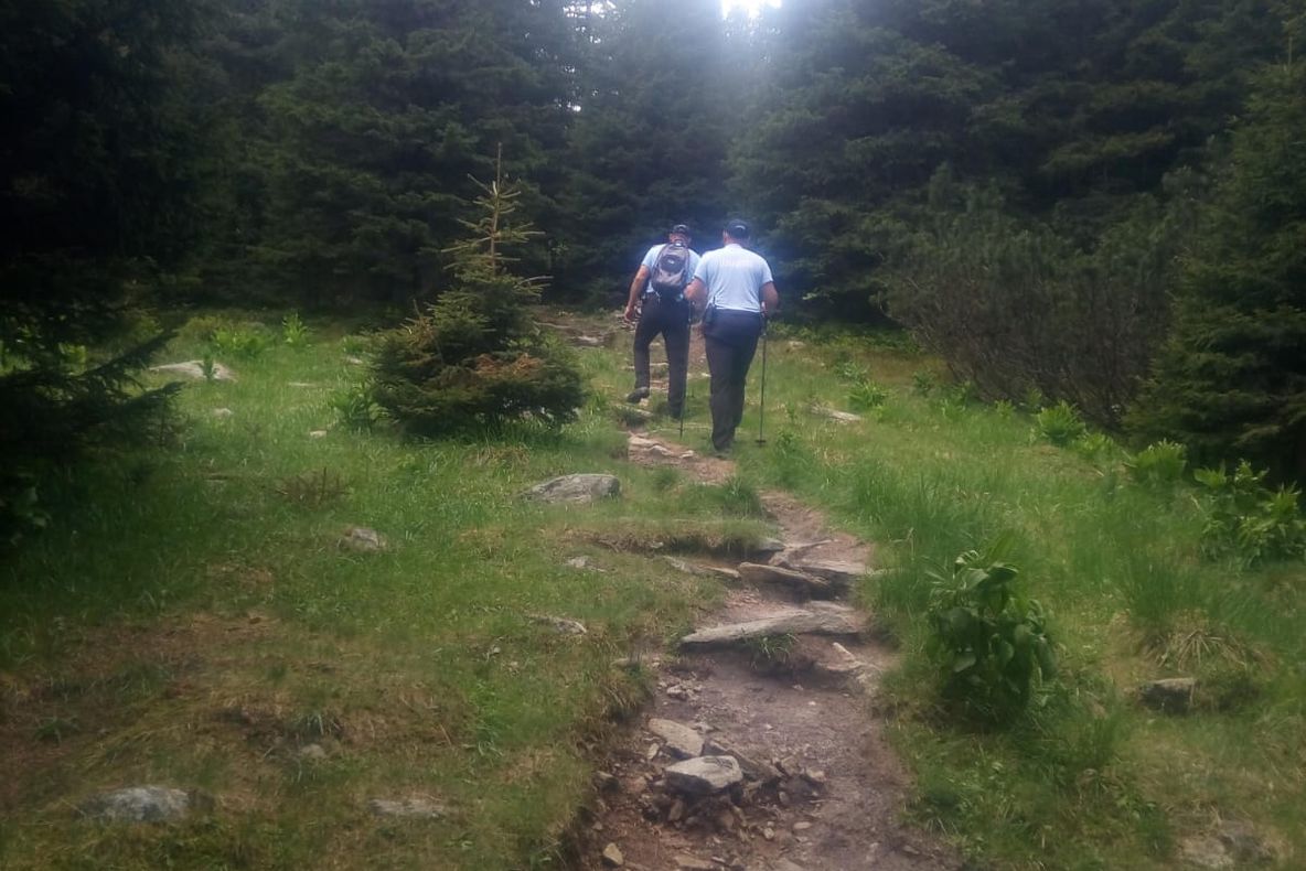 Turiști rătăciți în Retezat, în zona lacului Bucura, salvați de jandarmi