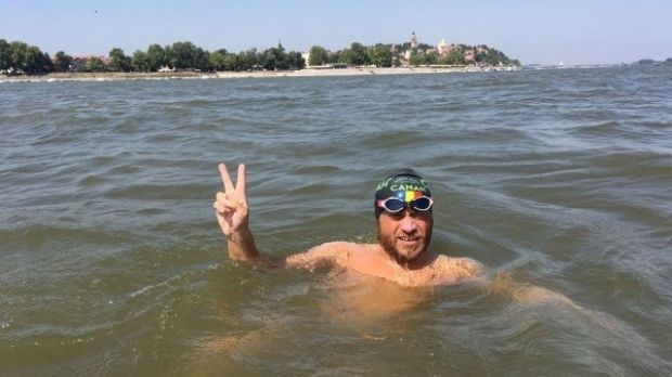 5,5 kilometri mai are de înotat Avram Iancu până la granița cu Bulgaria