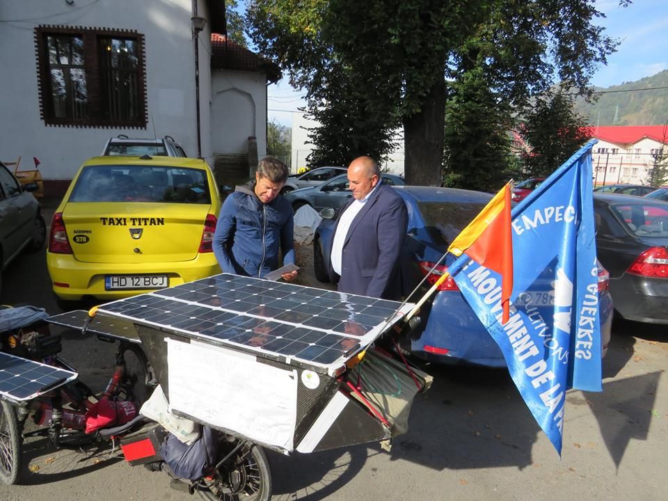 A pedalat 7000 de km până în Petrila