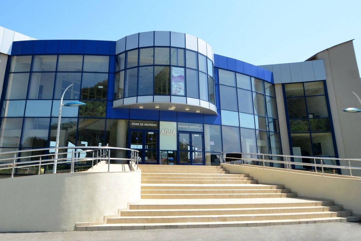După o pauză de aproape o lună, se redeschide „Aqualand-ul” din Deva