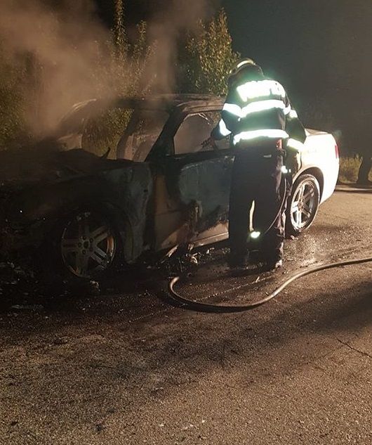 Maşină în flăcări, în trafic, pe drumul spre Călan