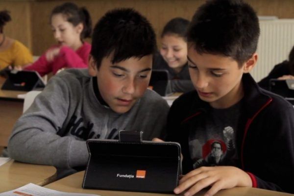 Laborator digital într-o școală din comuna Băcia