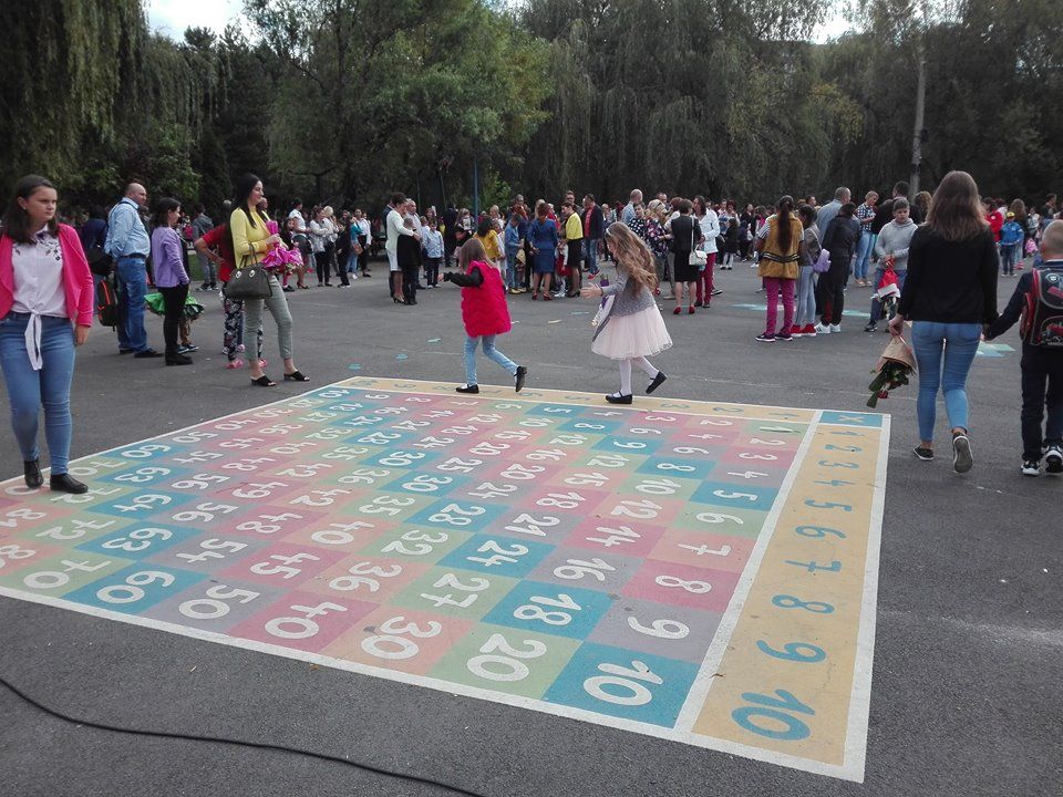 Petroșani: Clopoțelul de început de an școlar a sunat în parc