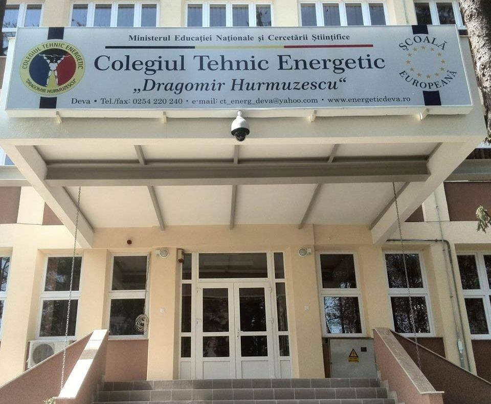 Bătaie între doi elevi de la un colegiu din Deva