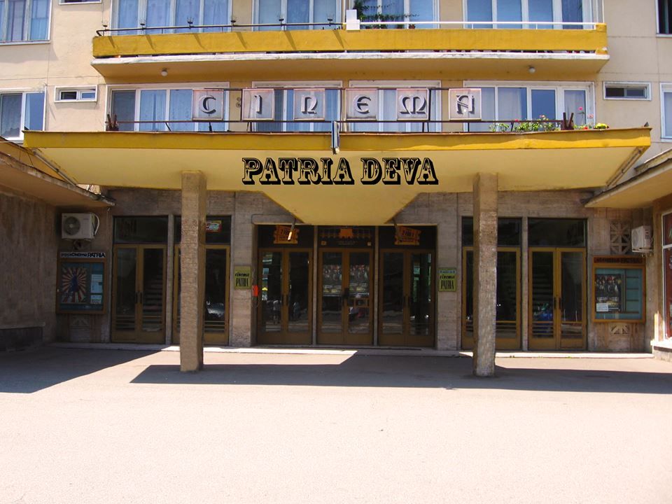 Activitate suspendată la Cinematograful „Patria” din Deva, singurul care a mai rămas de stat din judeţ