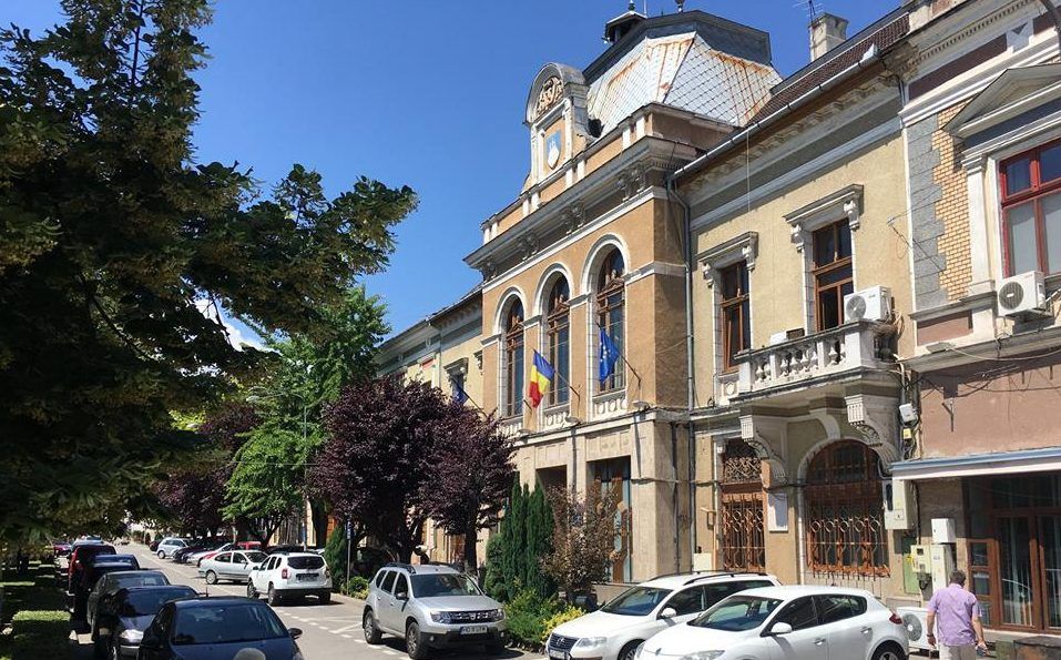 Salarii majorate pentru o parte dintre angajaţii Primăriei Deva