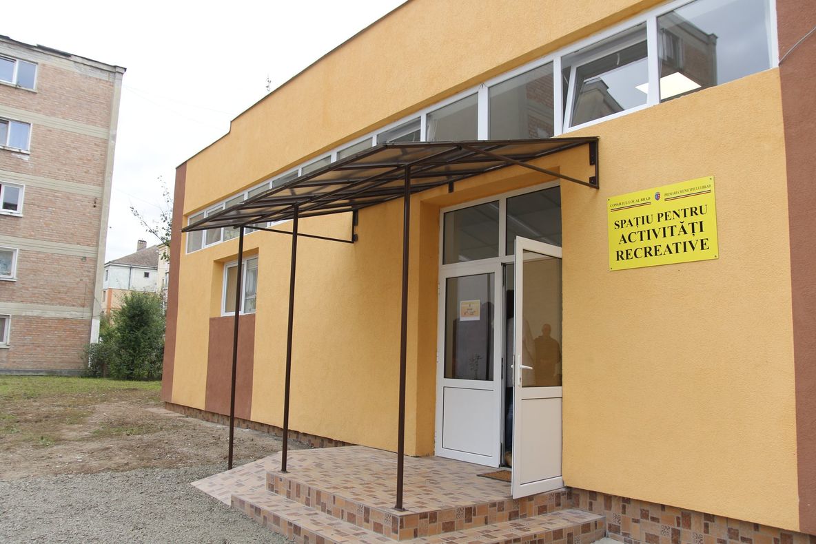 Vârstnicii din Brad au un spațiu de recreere