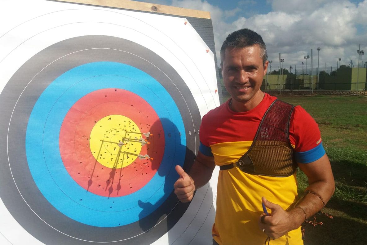 FOTO| Pompier hunedorean, în elita europeană a competiţiei de tir cu arcul