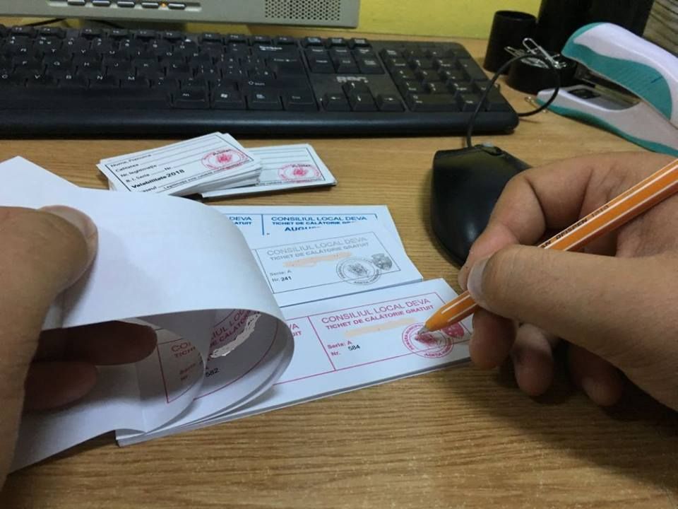 La Deva, tichetele gratuite de călătorie pentru transportul public local, distribuite în noiembrie