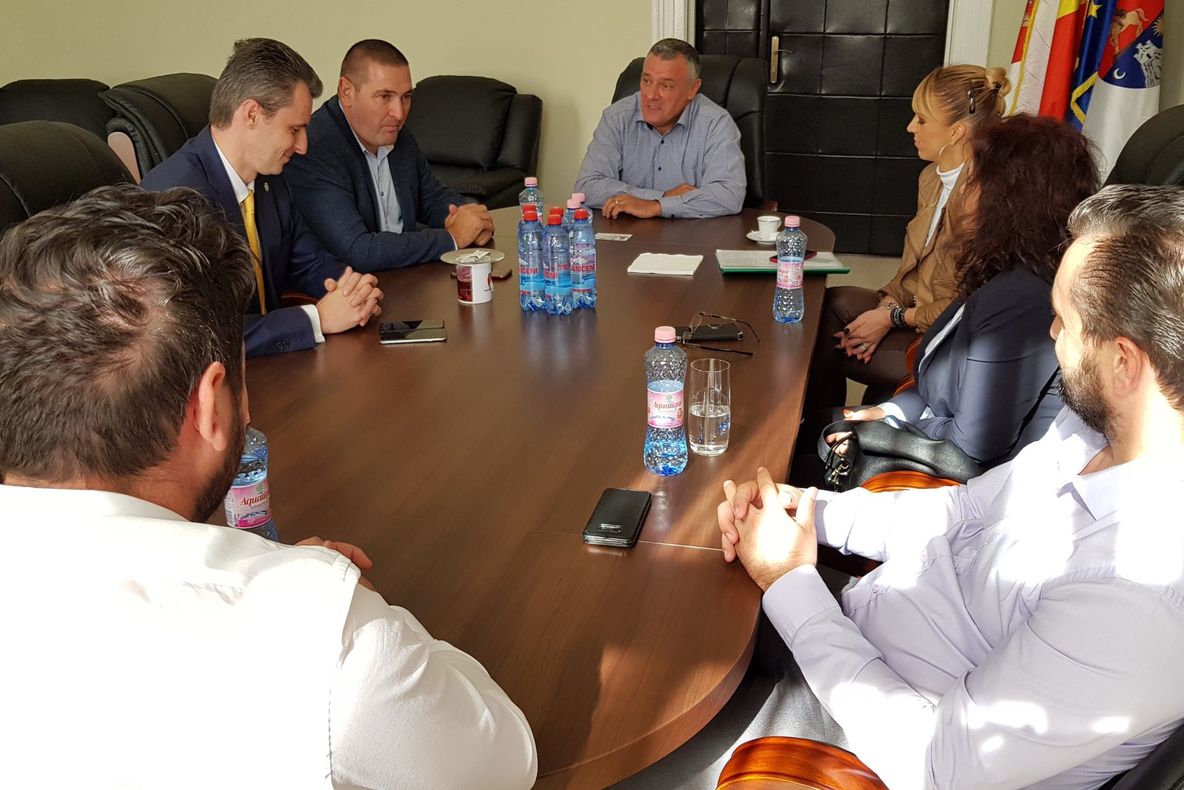 Administrația publică din Deva vrea să mai închirieze două sau trei autobuze de la Timișoara