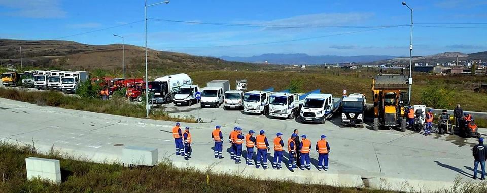 Primăria Hunedoara a cumpărat utilaje noi pentru firma care face curățenie în oraș. Cât au costat?