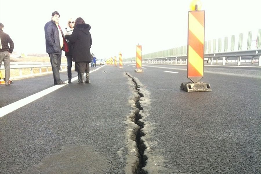 Constructorul lotului 3 al autostrăzii „scufundate” Orăştie -Sibiu, obligat să restituie 83 milioane de lei