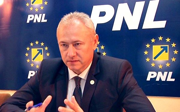 Un parlamentar spune că va demisiona dacă PNL-ul va tăia pensiile