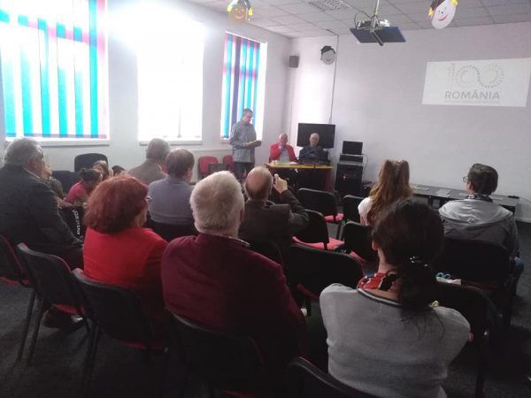 Monografie a școlii petrilene