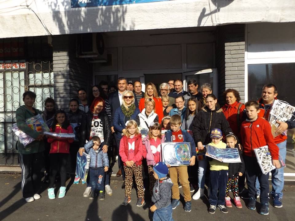 286 de lupeneni au fost sprijiniți social