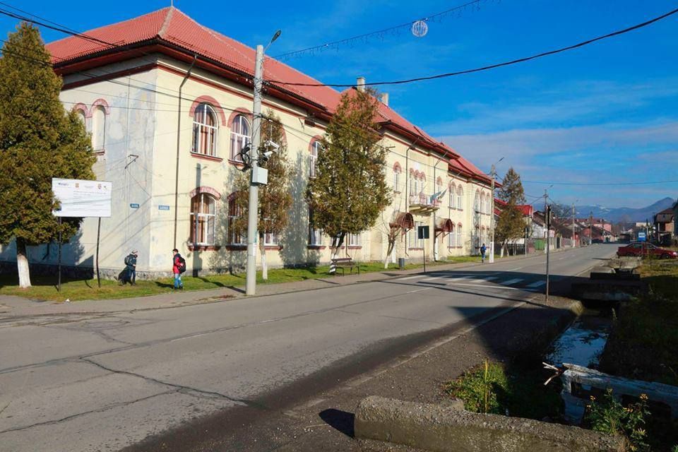 Finanțare europeană pentru modernizarea celei mai vechi școli din Petrila